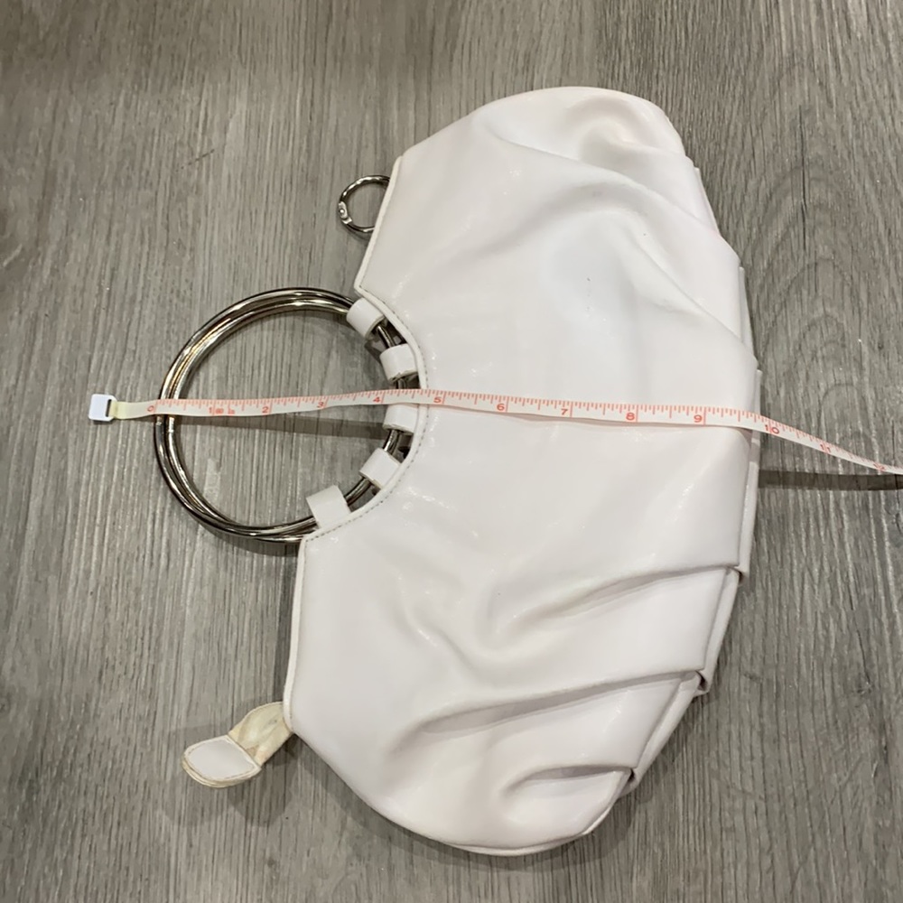 White purse with metal round handle - Picture 11 of 12